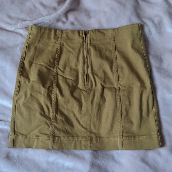 ✨ SALE ✨ Faux-suede Mustard Yellow/Tan Mini Skirt - like Free People - Picture 3 of 5